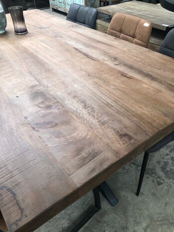 WK Home Eettafel Vigo brown mango spinpoot 200