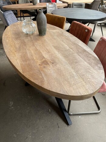 WK Home Ovale eettafel 180 Strong