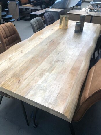 WK Home Boomstam tafel Gerona mango