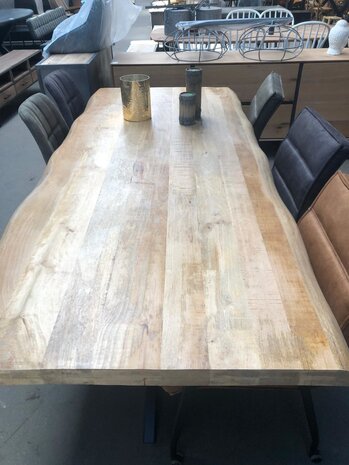 WK Home Boomstam tafel Gerona mango
