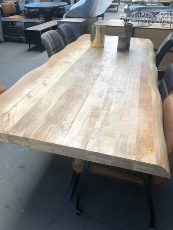 WK Home Boomstam tafel Gerona mango
