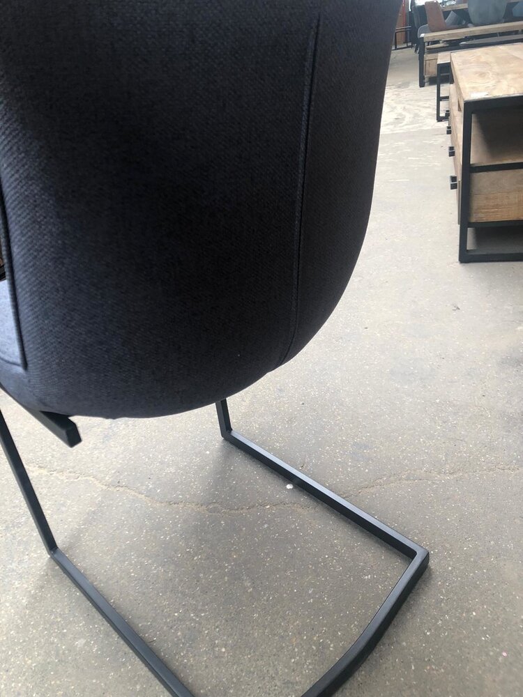 WK Home Stoel Nika antraciet swingframe