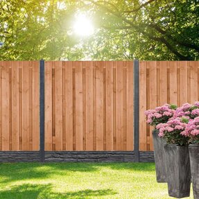 Gervé Hout Beton Schutting Red Class Wood| 180x180 cm | Nostalgiemotief onderplaat | Betonpalen | 3 kleuren