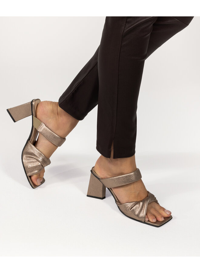 - Amber Metallic - Soft Taupe