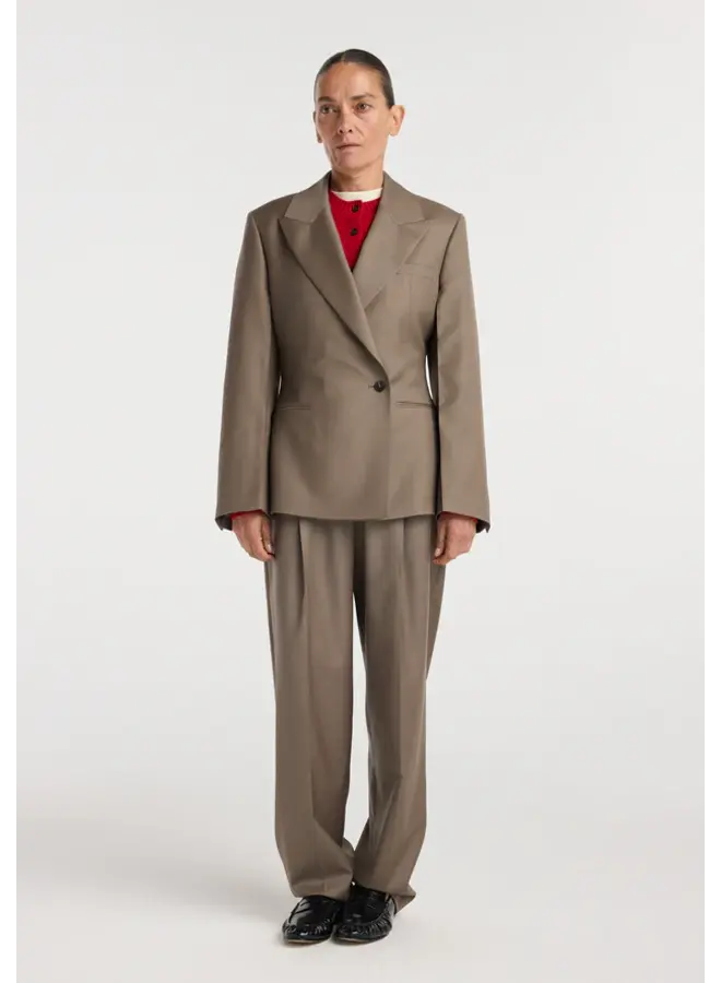 Hourglass shaped blazer