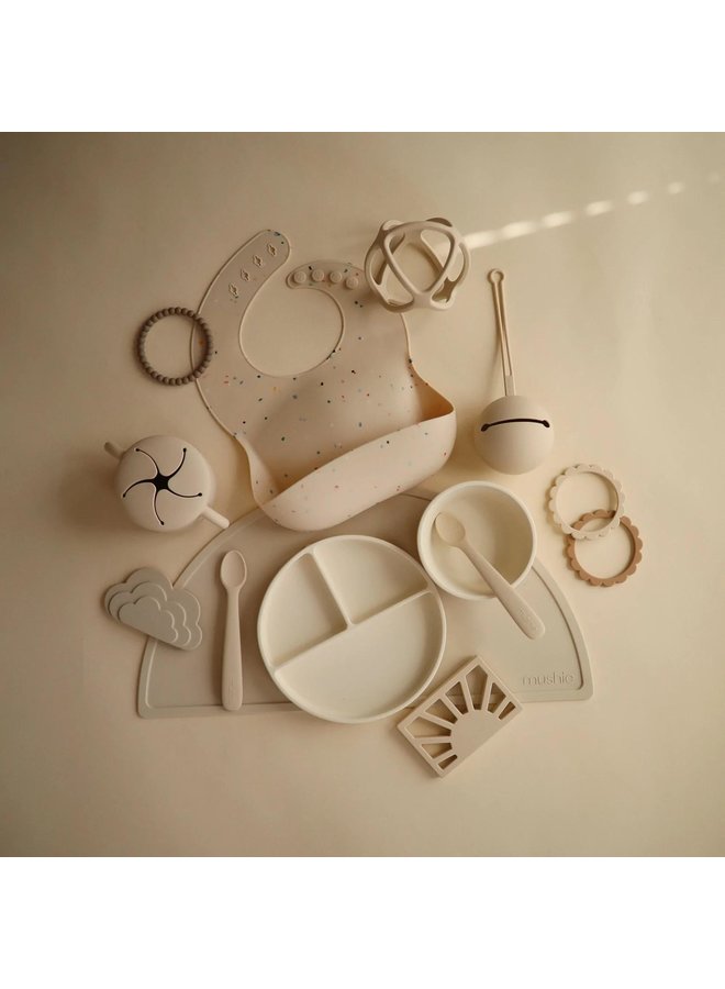 Siliconen bord met verdeelvakjes en zuignap - Ivory - Mushie