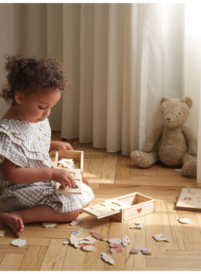 Wooden Teddy Dress Up Puzzle - Red - Konges Slojd