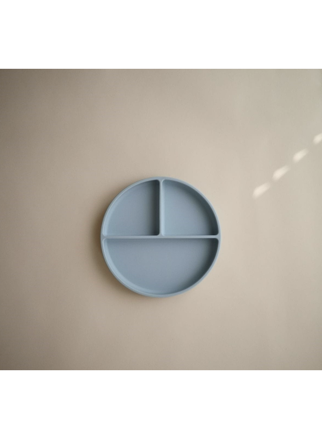 Siliconen bord met verdeelvakjes en zuignap - Powder Blue - Mushie