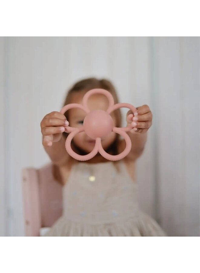 Rattle Daisy Teether - Dusty Rose - Mushie