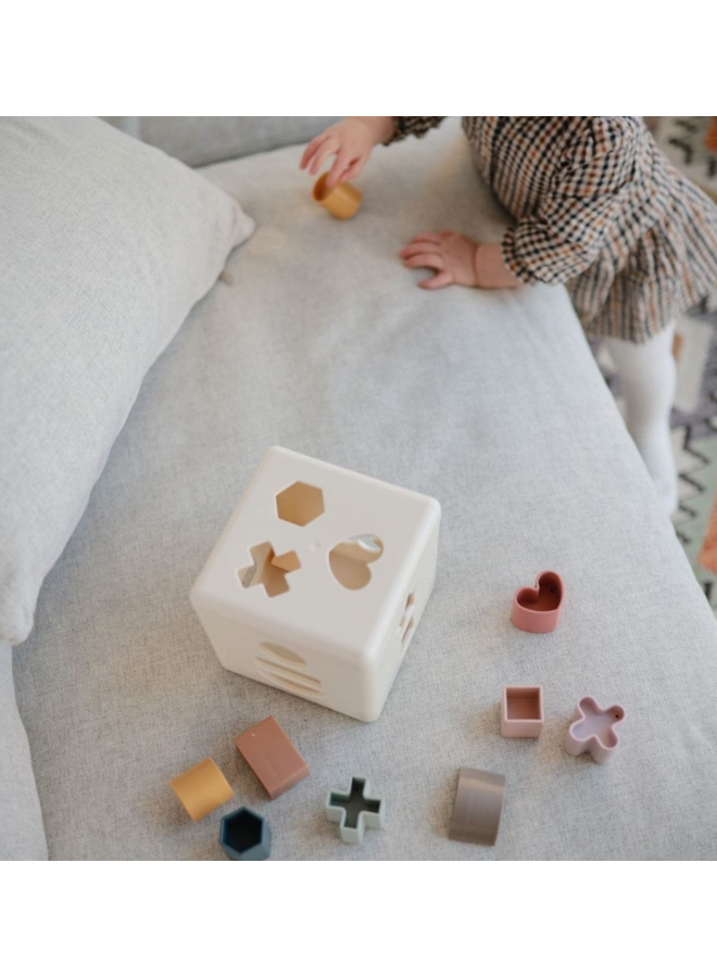 Shape Sorting Box - Mushie
