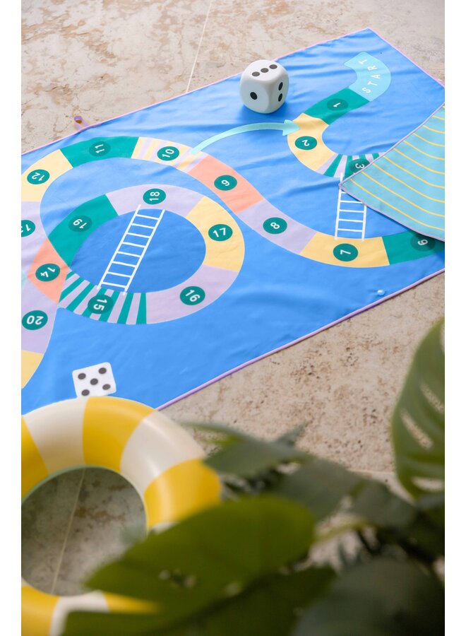 Playtowel M (140 X 70Cm) - Snakes & Ladders - Quut