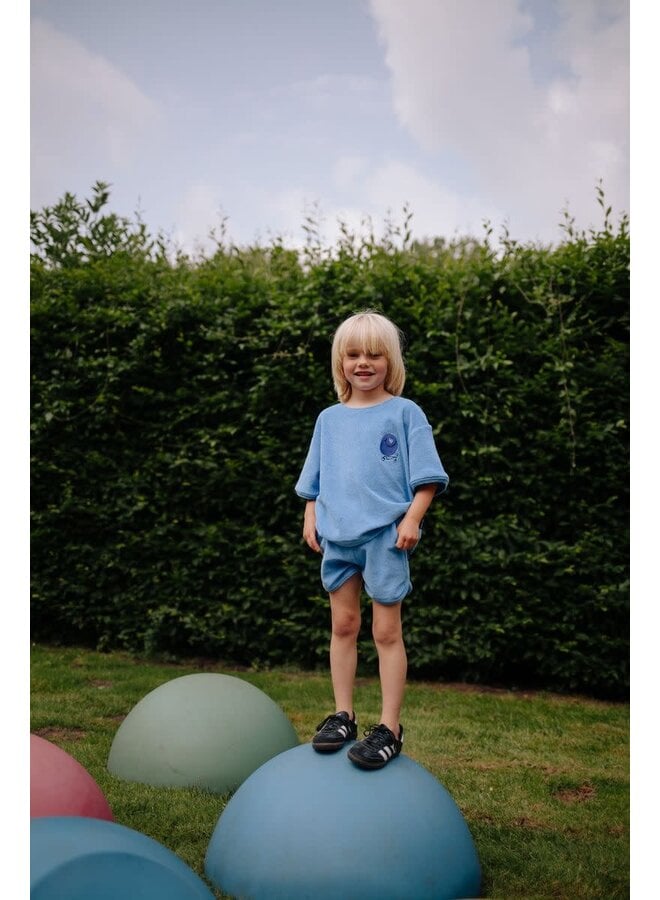 Gigglin Towel T-Shirt Blue - Daily Brat