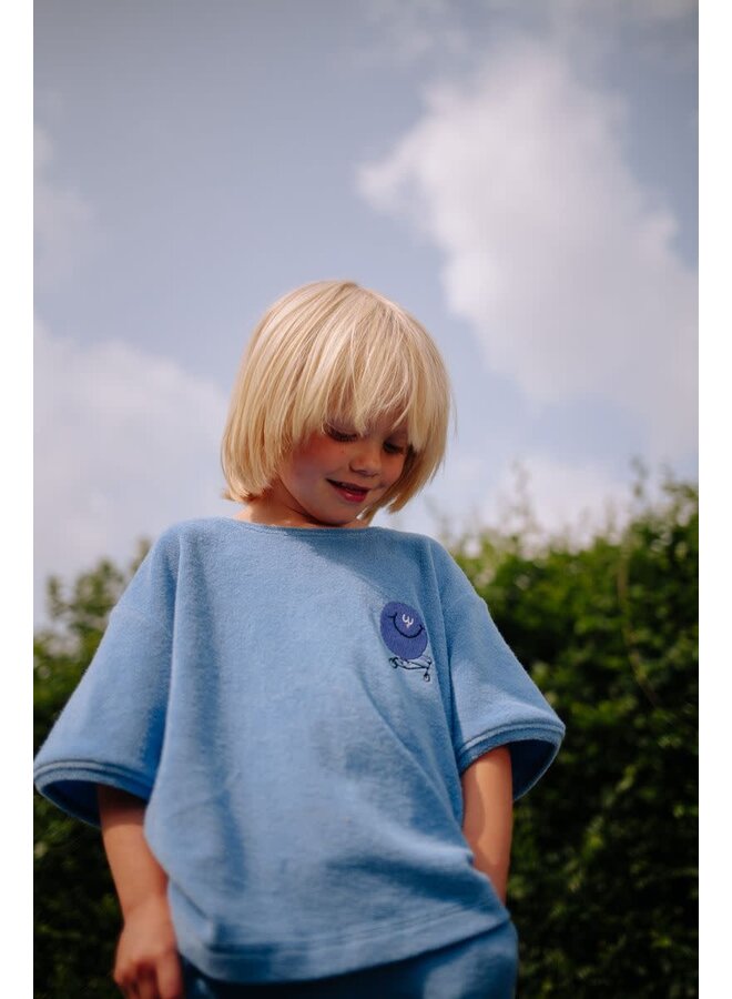 Gigglin Towel T-Shirt Blue - Daily Brat