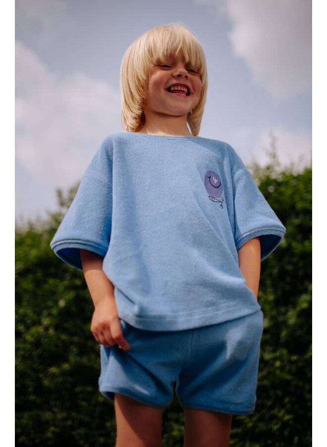 Gigglin Towel T-Shirt Blue - Daily Brat