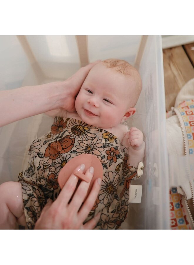 Cradle Cap Brush - Rose/Lila - Mushie