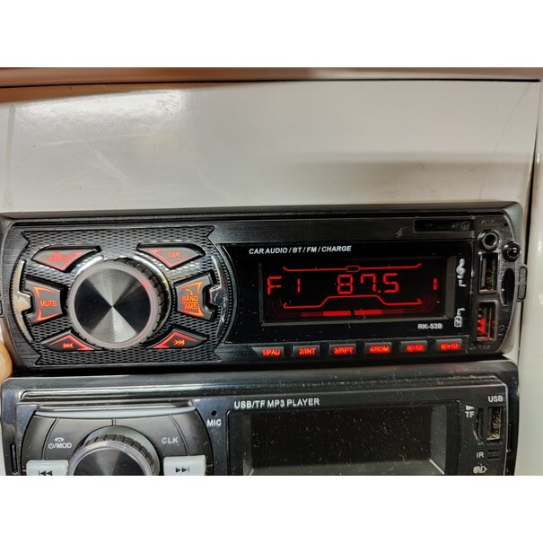 Lakro autoradio met bluetooth usb aux fm