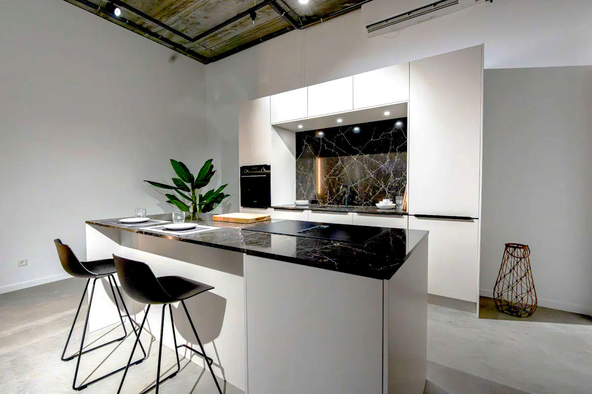 Mat gelakte keuken AV 6000 zandgrijs HÄCKER Systemat keuken showroom