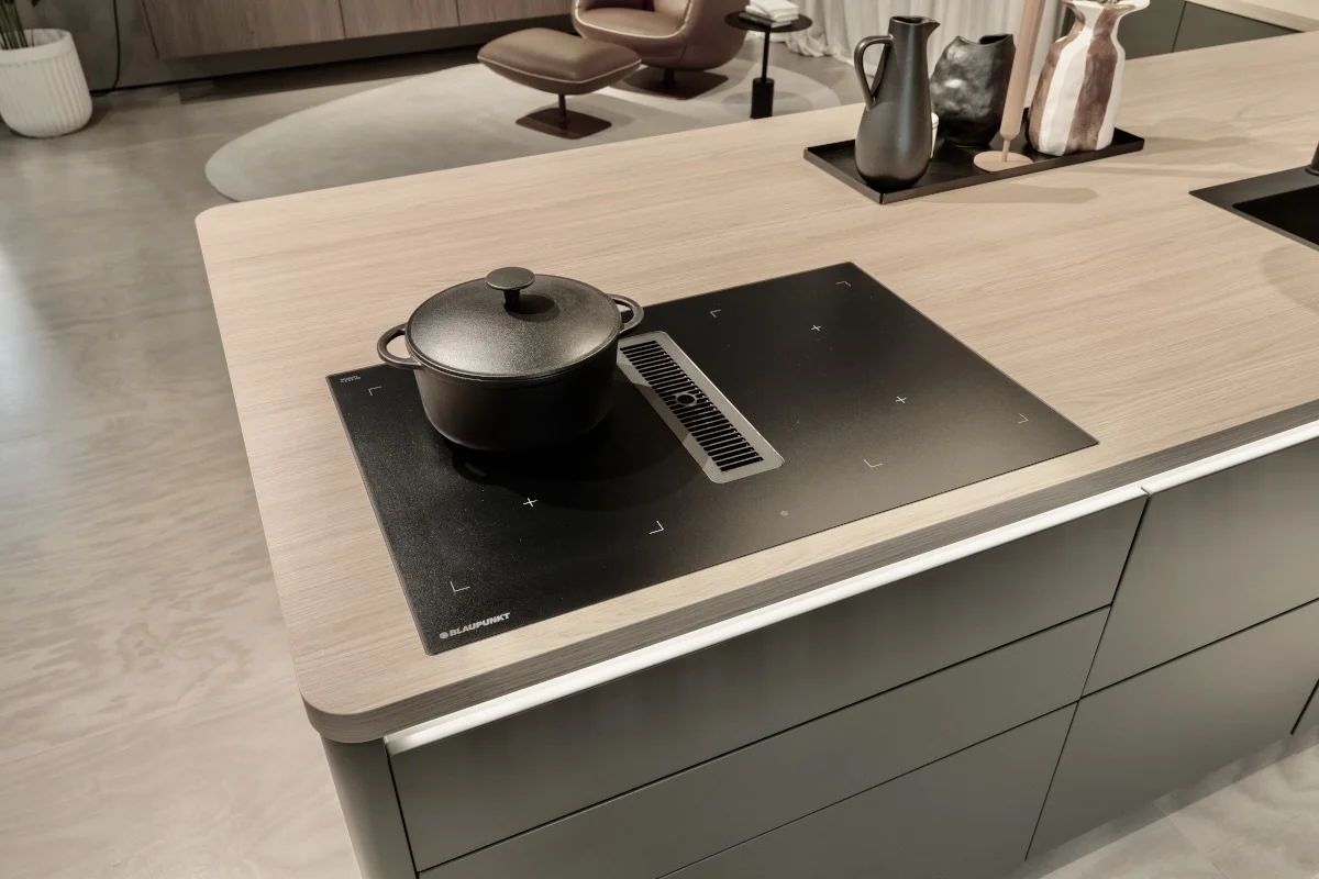 moderne HÄCKER Systemat keuken met ronde vormen design en op maat gemaakte indeling