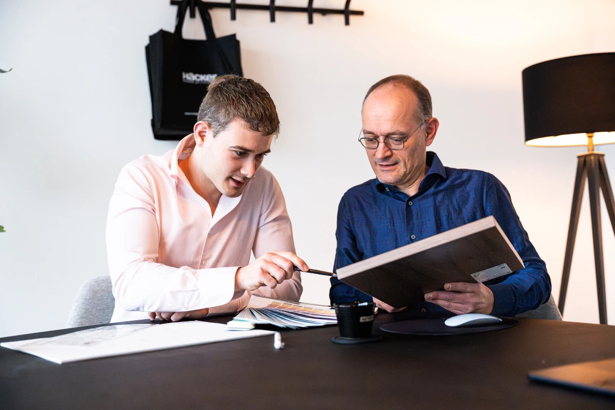Bart en Raymond van Thuiskeukens.nl in Roelofarendsveen