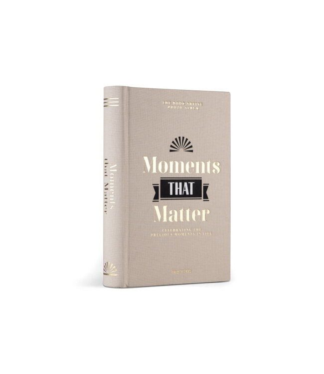 Bookshelf Album - Moments that Matter
