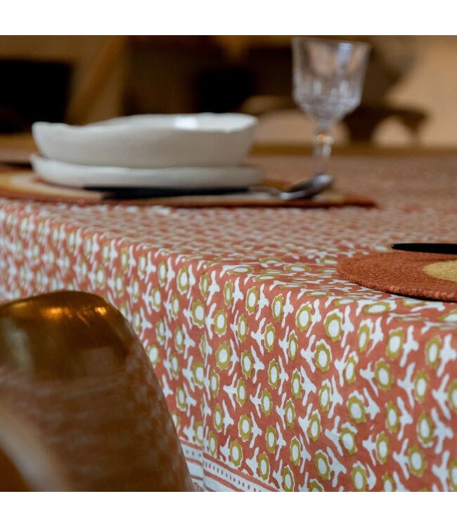 Isha Indiase bloemenprint tafelkleed Eekhoorn 170x300 cm