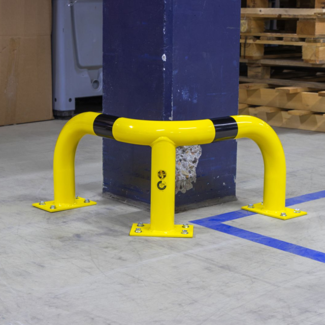 Impact corner protection from steel Impact corner protection from steel