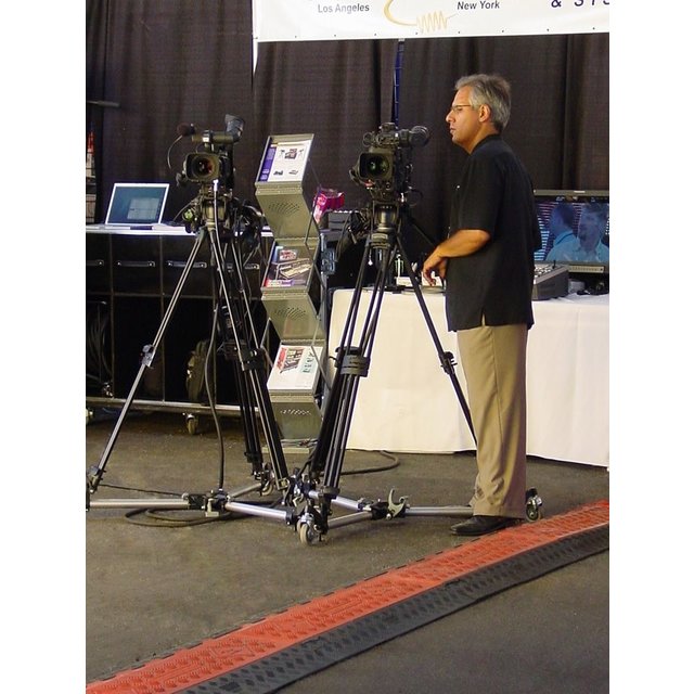 Próg kablowy z osłoną 5 tuneli Ø 33 mm ochrona kabla GUARD-DOG