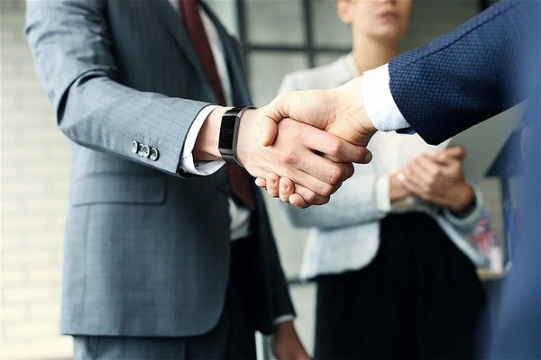 Strap-it Strap-it Bracelet Milanais Fitbit Charge 3 (noir)