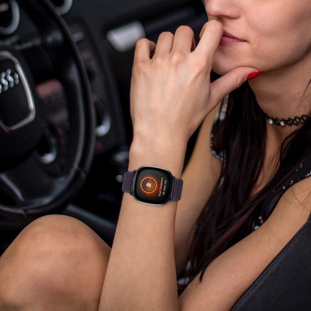 Strap-it Strap-it Bracelet nylon Fitbit Sense (bleu et violet)