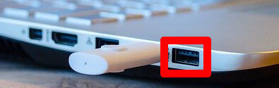 Utiliser le port USB pour recharger l´Apple Watch