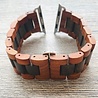 Strap-it Strap-it Bracelet bois Apple Watch Ultra (marron rouge/noir) Strap-it Strap-it Bracelet bois Apple Watch Ultra (marron rouge/noir)