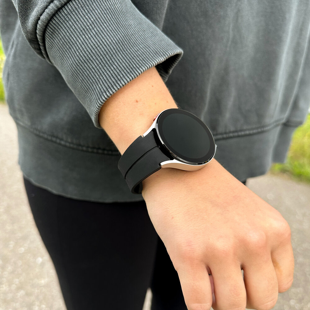 Strap-it Strap-it Bracelet sport magnétique Samsung Galaxy Watch 6 Classic 43mm (noir) Strap-it Strap-it Bracelet sport magnétique Samsung Galaxy Watch 6 Classic 43mm (noir)