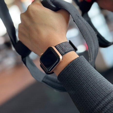 Strap-it Strap-it Bracelet nylon Apple Watch 8 (noir)