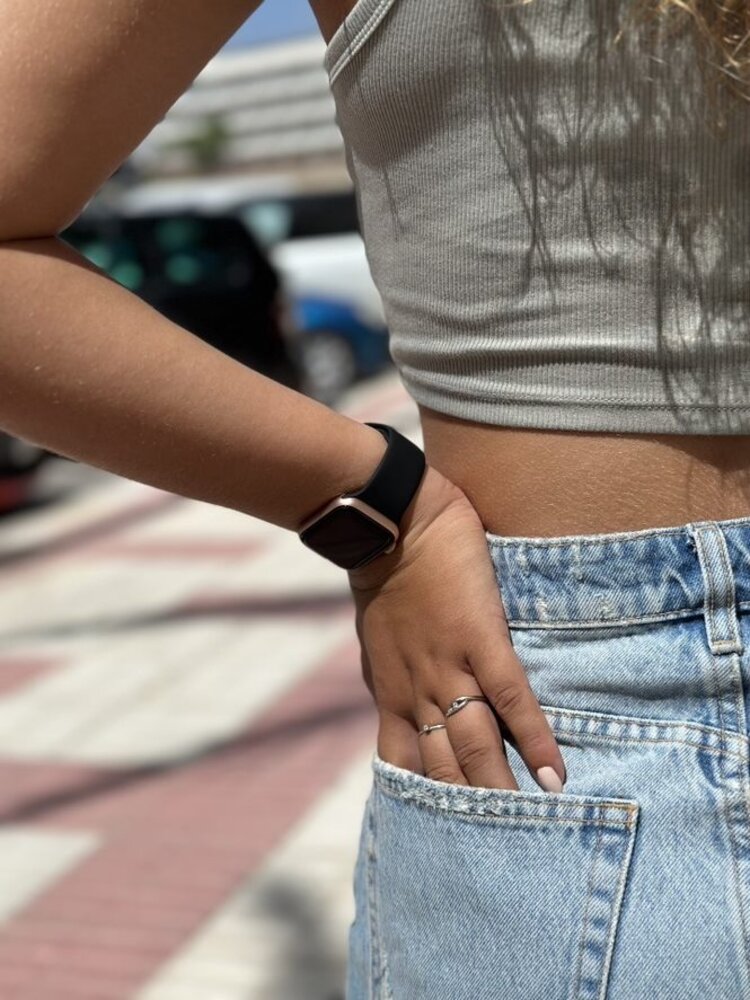 xoxo Wildhearts xoxo Wildhearts Apple Watch bracelet en silicone (noir) xoxo Wildhearts xoxo Wildhearts Apple Watch bracelet en silicone (noir)