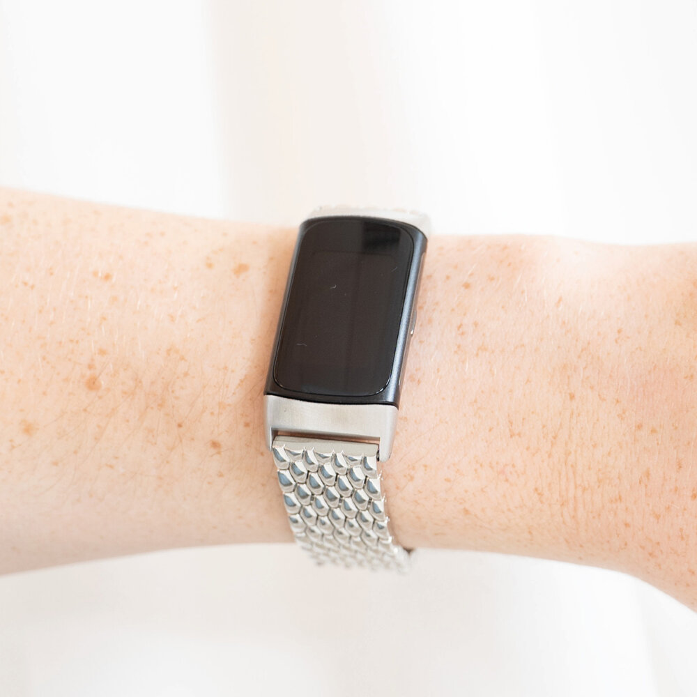 Strap-it Strap-it Bracelet acier dragon Fitbit Charge 6 (argent)