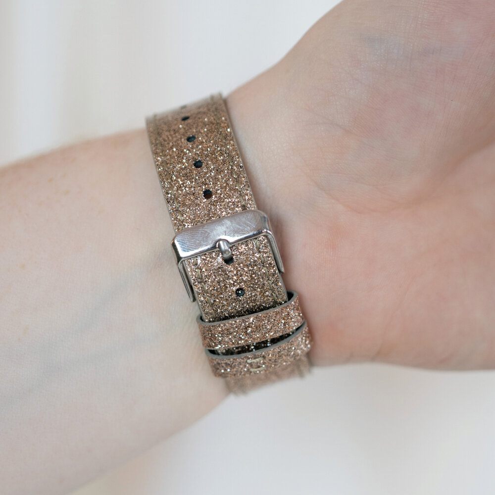 Strap-it Strap-It Bracelet cuir Fitbit Charge 5 (or)