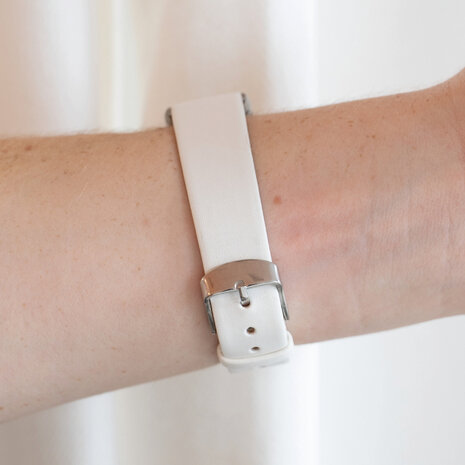 Strap-it Strap-it Bracelet cuir Fitbit Charge 5 (blanc)