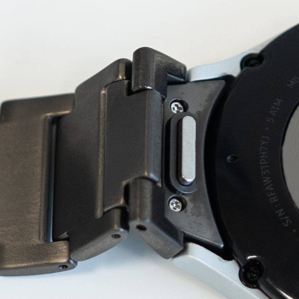 Strap-it Strap-it Bracelet titane 'One push' Samsung Galaxy Watch 4 44mm (graphite)