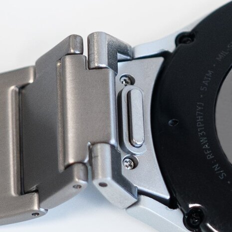 Strap-it Strap-it Bracelet titane 'One push' Samsung Galaxy Watch 6 44mm (titanium) Strap-it Strap-it Bracelet titane 'One push' Samsung Galaxy Watch 6 44mm (titanium)