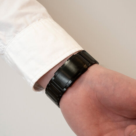 Strap-it Strap-it Bracelet titane 'One push' Samsung Galaxy Watch 6 Classic 47mm (noir)