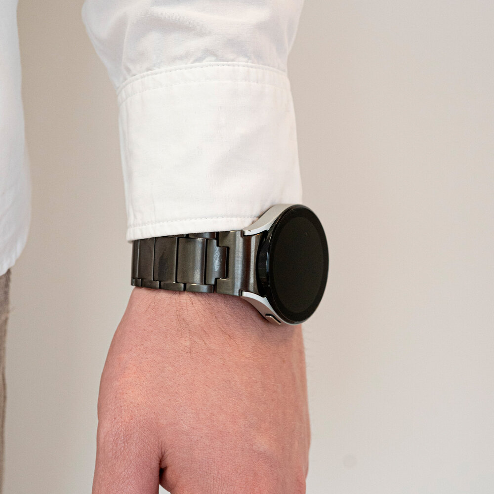 Strap-it Strap-it Bracelet titane 'One push' Samsung Galaxy Watch 6 Classic 47mm (graphite)