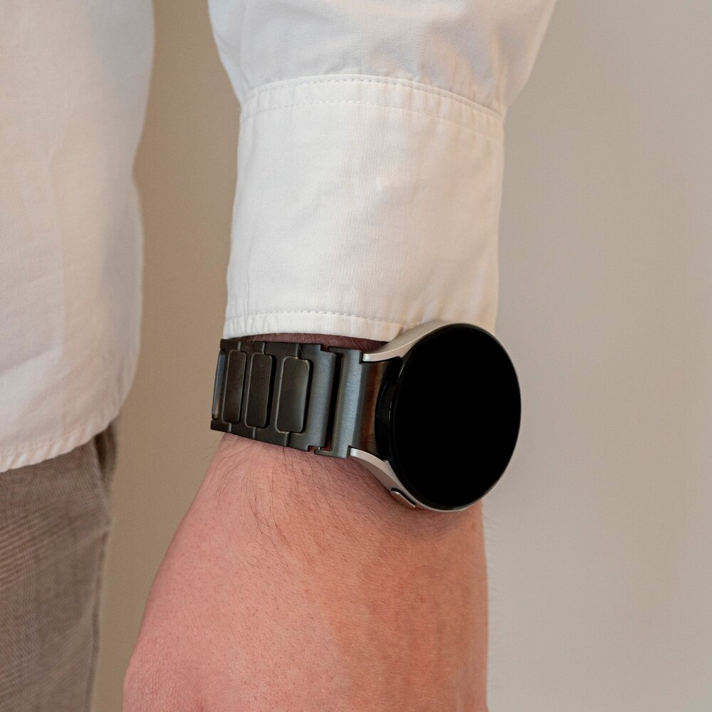 Strap-it Strap-it Bracelet titane de luxe 'One push' Samsung Galaxy Watch 4 40mm (graphite)