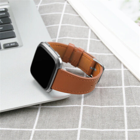 Strap-it Strap-it Bracelet cuir Fitbit Versa 3 (brun)