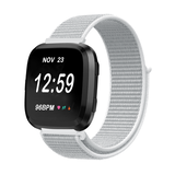 Strap-it Bracelet nylon Fitbit Versa (gris clair)