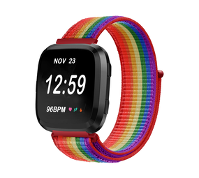 Strap-it Bracelet nylon Fitbit Versa (arc-en-ciel)