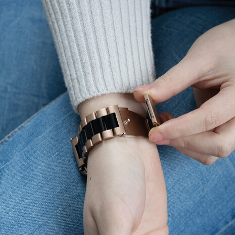 Strap-it Strap-it Bracelet acier Apple Watch (or rose/noir) Strap-it Strap-it Bracelet acier Apple Watch (or rose/noir)