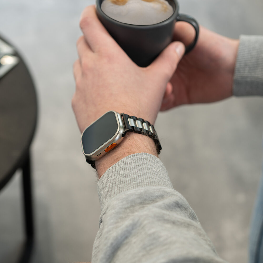 Strap-it Strap-it Bracelet acier Apple Watch (noir/argent) Strap-it Strap-it Bracelet acier Apple Watch (noir/argent)