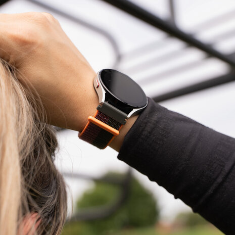 Strap-it Strap-it Bracelet nylon Samsung Galaxy Watch 4 Classic 42mm (dark cherry) Strap-it Strap-it Bracelet nylon Samsung Galaxy Watch 4 Classic 42mm (dark cherry)