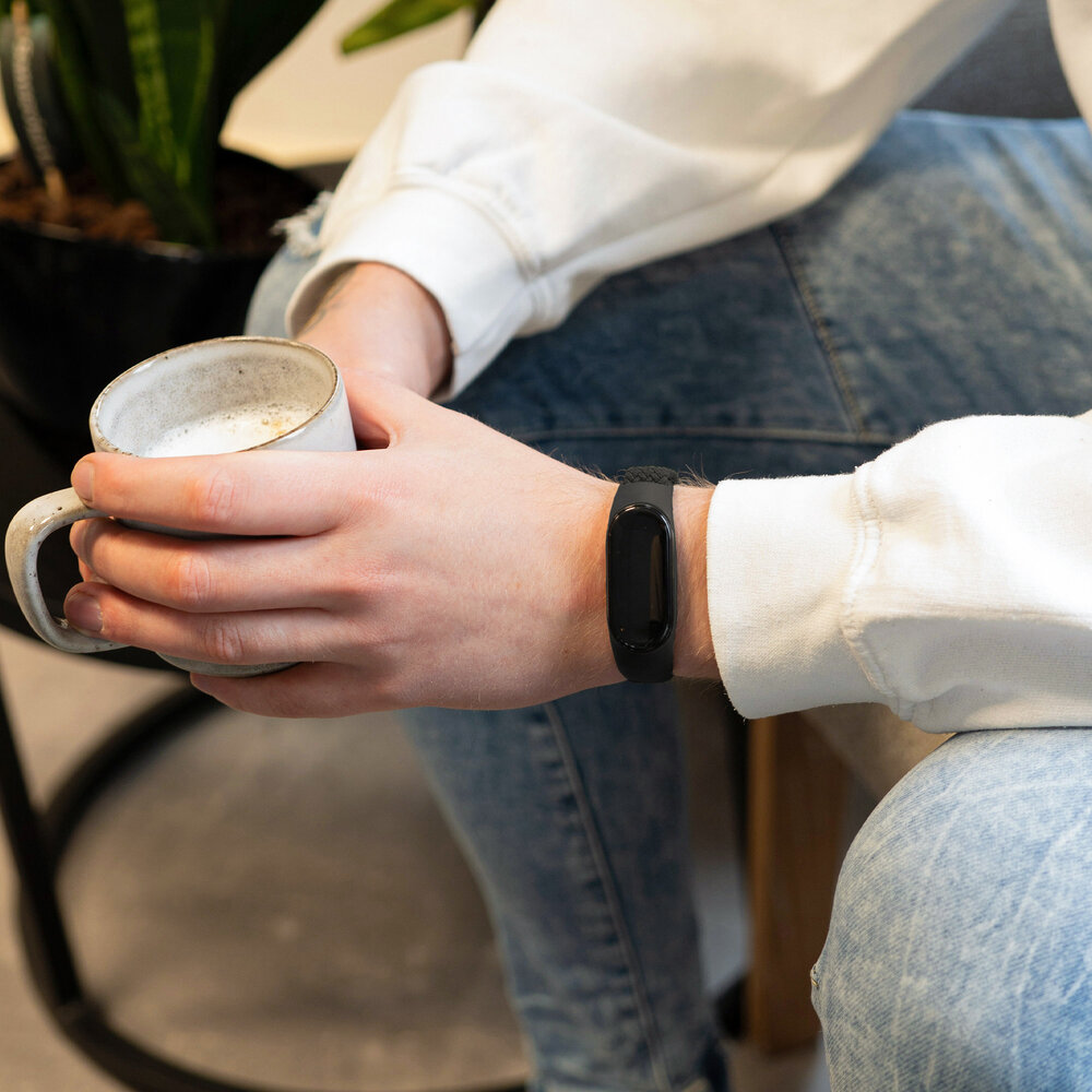 Strap-it Strap-it Bracelet tressé Xiaomi Mi Band 6 (noir)
