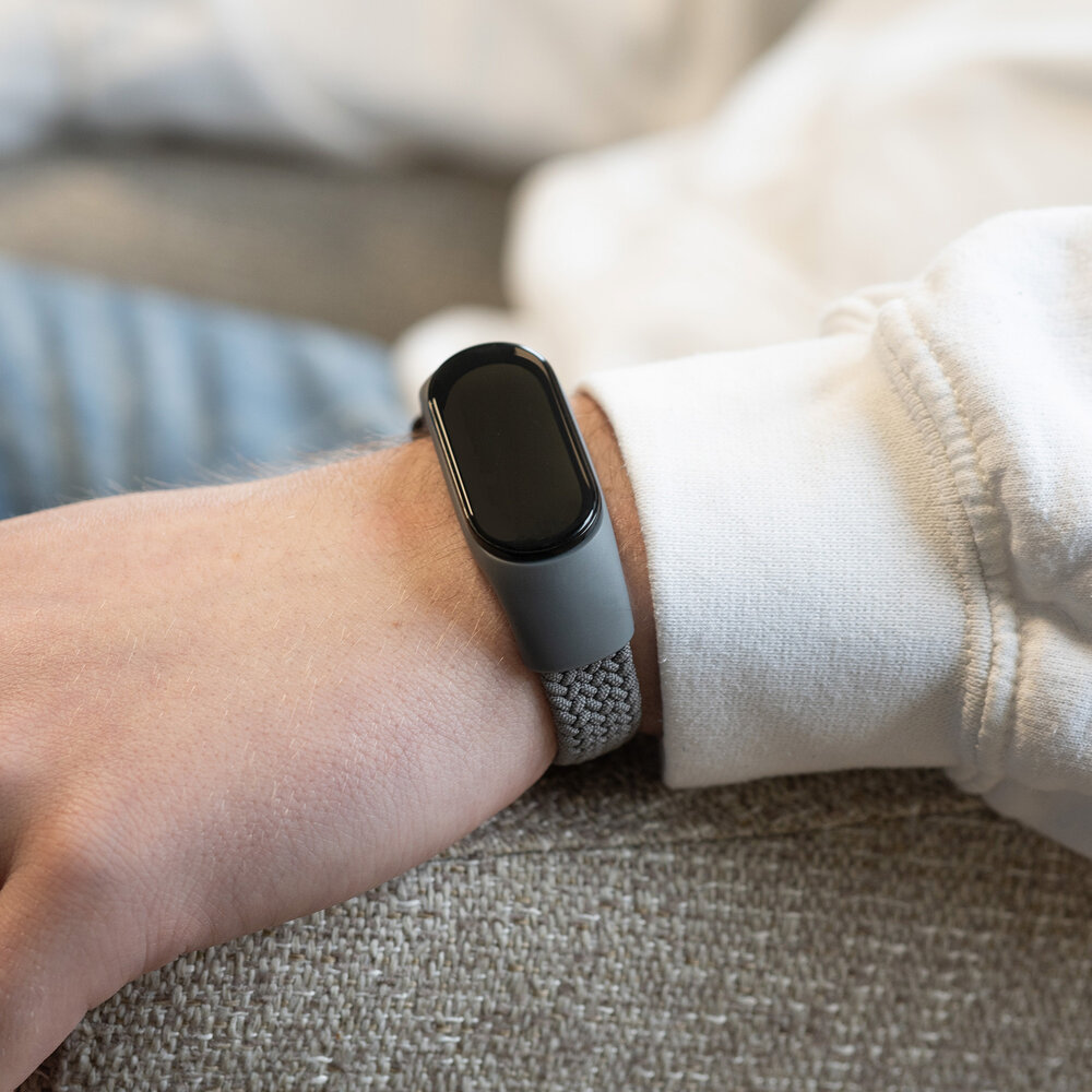 Strap-it Strap-it Bracelet tressé Xiaomi Mi Band 6 (gris foncé)